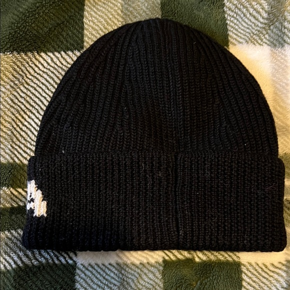 Authentic Balenciaga Black and White Logo Beanie - Picture 2 of 4